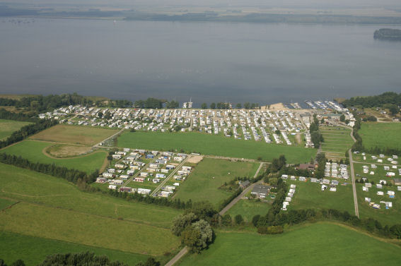 Luchtfoto met Veluwemeer